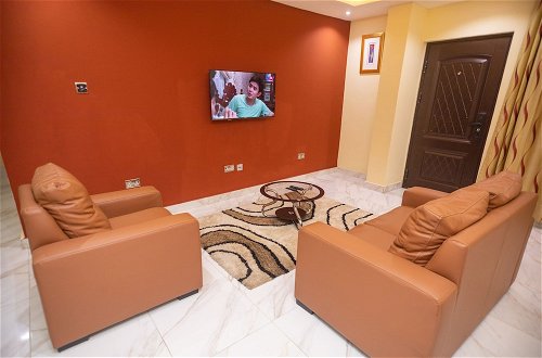 Photo 12 - Executive Two Bedroom Apartment in Accra