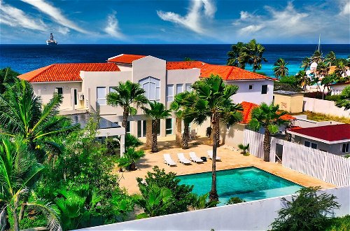 Foto 66 - Direct Ocean Front Villa With Private Pool + View! Boca Catalina Malmok