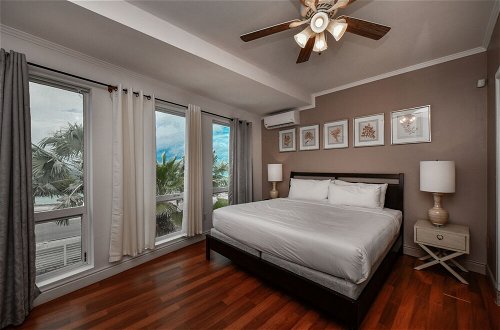 Photo 12 - Direct Ocean Front Villa With Private Pool + View! Boca Catalina Malmok