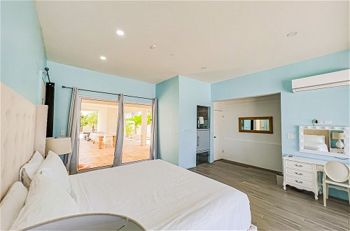Foto 4 - Direct Ocean Front Villa With Private Pool + View! Boca Catalina Malmok