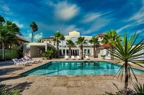 Foto 31 - Direct Ocean Front Villa With Private Pool + View! Boca Catalina Malmok