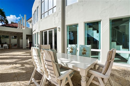 Foto 62 - Direct Ocean Front Villa With Private Pool + View! Boca Catalina Malmok