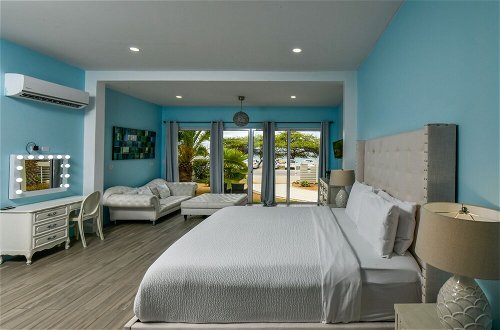 Photo 11 - Direct Ocean Front Villa With Private Pool + View! Boca Catalina Malmok