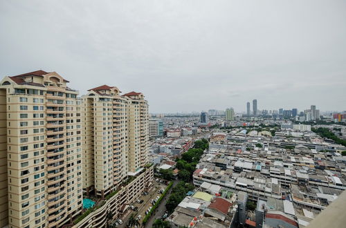 Photo 12 - Scenic And Homey Studio Apartement At Mangga Dua Residence