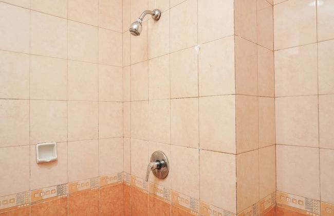Strategic for 4 Pax 2BR City Home Apartment near MOI - Foto 17