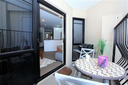 Photo 16 - Beautiful Apartment With Patio