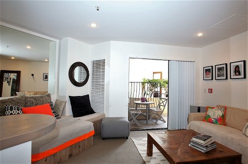 Photo 14 - Beautiful Apartment With Patio