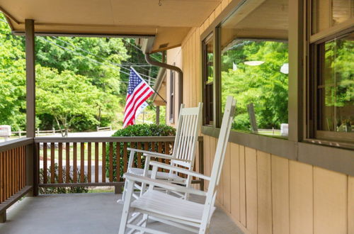 Photo 40 - Carter Creek by Avantstay Secluded Yard w/ Creek + Suite