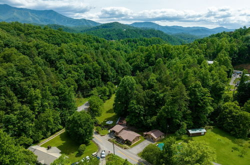 Photo 47 - Carter Creek by Avantstay Secluded Yard w/ Creek + Suite