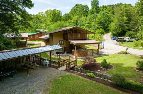 Photo 1 - Carter Creek by Avantstay Secluded Yard w/ Creek + Suite