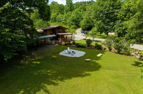 Foto 44 - Carter Creek by Avantstay Secluded Yard w/ Creek + Suite