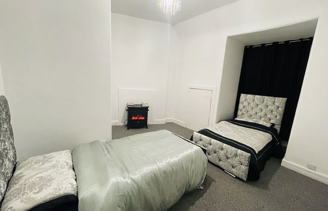 Luxury 3 Bedrooms Entire Flat - Self Check in & Check out - Foto 2