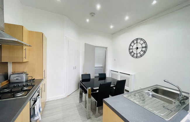 Luxury 3 Bedrooms Entire Flat - Self Check in & Check out - Foto 15