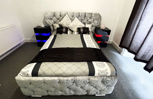 Luxury 3 Bedrooms Entire Flat - Self Check in & Check out - Foto 4
