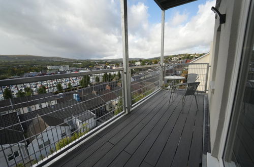 Foto 12 - Immaculate 1-bed Apartment in Merthyr Tydfil