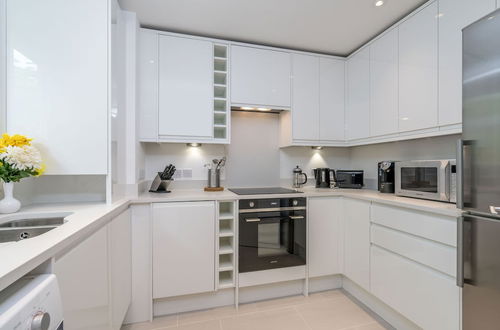 Photo 2 - Altido Splendid 2 Bed Apartment Close To Vauxhall Tube