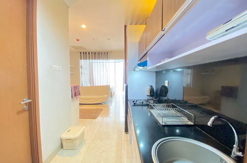 Photo 12 - Pleasant 1Br Deluxe At Dago Suites Apartment Near Itb