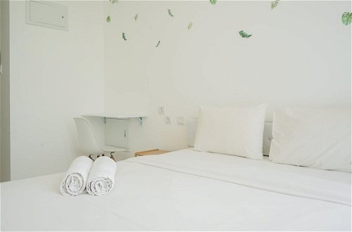 Foto 3 - Elegant Studio Room Apartment At Sky House Bsd Near Aeon Mall