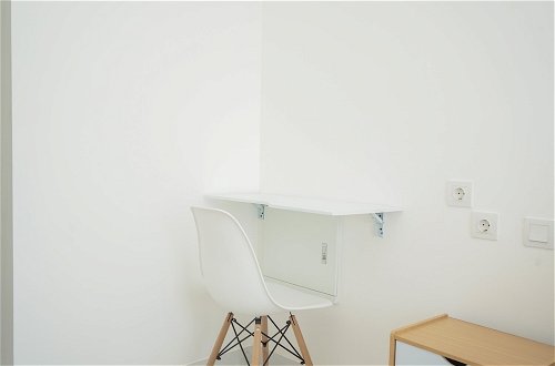 Foto 2 - Elegant Studio Room Apartment At Sky House Bsd Near Aeon Mall