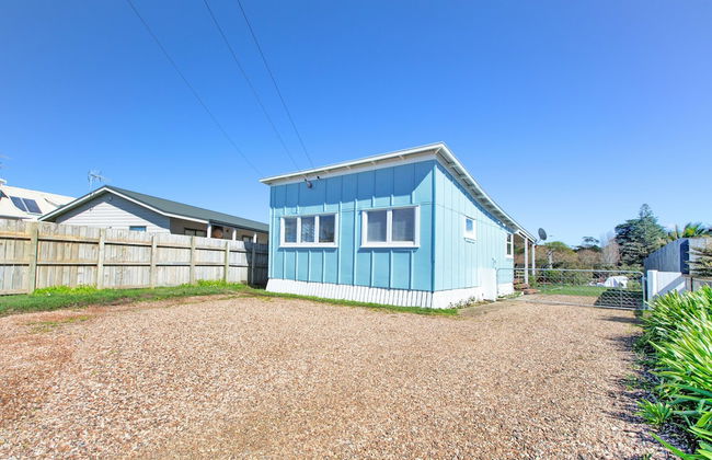 The Little Blue Bach in Oneroa Village - Photo 19