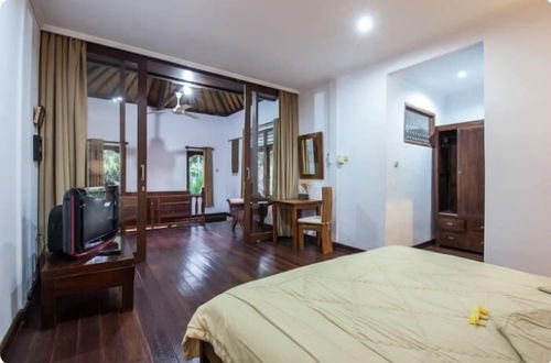 Photo 5 - SMV- 2BedGRDN - V6 · 2BR Garden Villa Walk to shops and Beach Legian