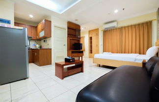 Foto 3 - Simply Spacious Studio Room at City Home Apartment near Kelapa Gading