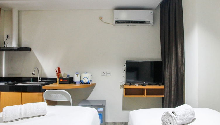 Foto 1 - Cozy Studio Room Bintaro Icon Apartment