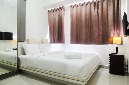 Foto 3 - 1BR with Working Space The Oasis Apartment Cikarang