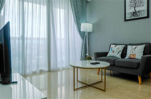 Photo 10 - Classy 2BR Apartment at Menteng Park with City View