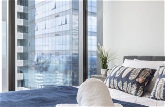 Photo 3 - Trendy Melbourne 2 Bedroom Apartment by BnB Pro