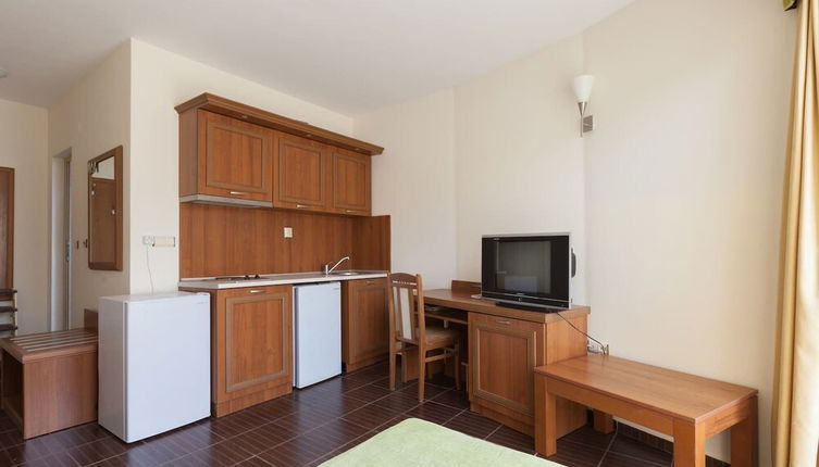 Photo 1 - One Bedroom Apartment with Large Balcony