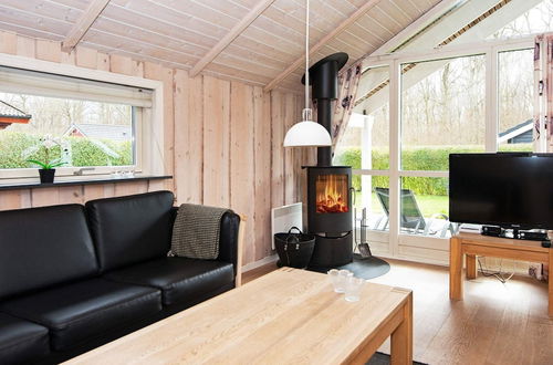 Photo 10 - 8 Person Holiday Home in Juelsminde-by Traum