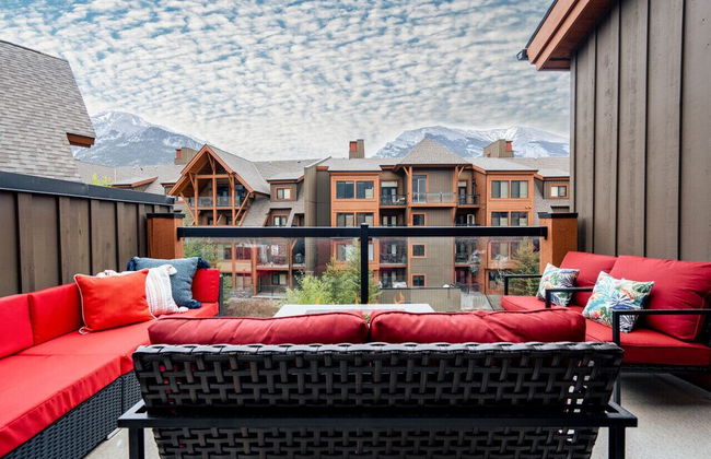 Luxury 3-Br Penthouse | INDOOR Pool & Hot Tub | Pool Table | 2 Decks + Mtn Views - Foto 15