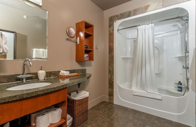 Luxury 3-Br Penthouse | INDOOR Pool & Hot Tub | Pool Table | 2 Decks + Mtn Views - Foto 21
