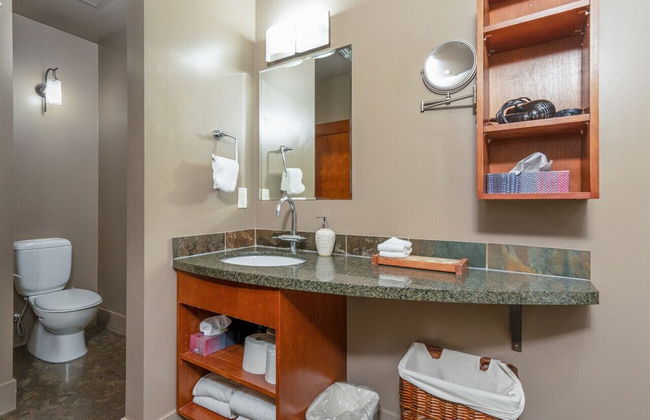 Luxury 3-Br Penthouse | INDOOR Pool & Hot Tub | Pool Table | 2 Decks + Mtn Views - Foto 18