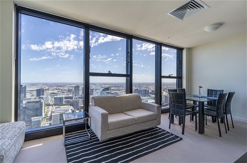 Photo 12 - StayIcon Serviced Apartment On Collins