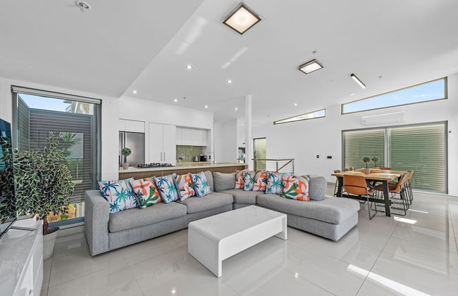 Proximity Waterfront Apartments - Foto 1