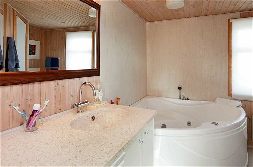 Photo 7 - 4 Person Holiday Home in Albaek