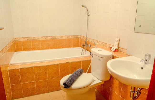 3 Bedrooms Apartment Grand Palace Kemayoran by Travelio - Foto 24