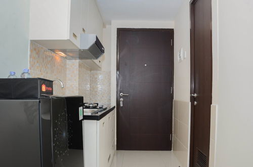 Photo 10 - Clean Studio Apartment at Grand Dhika City