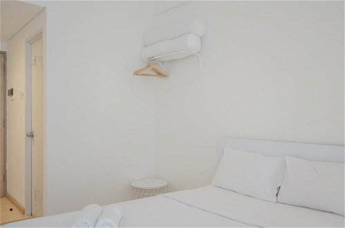 Foto 3 - Stylish Studio Room at Akasa Pure Living BSD Apartment By Travelio