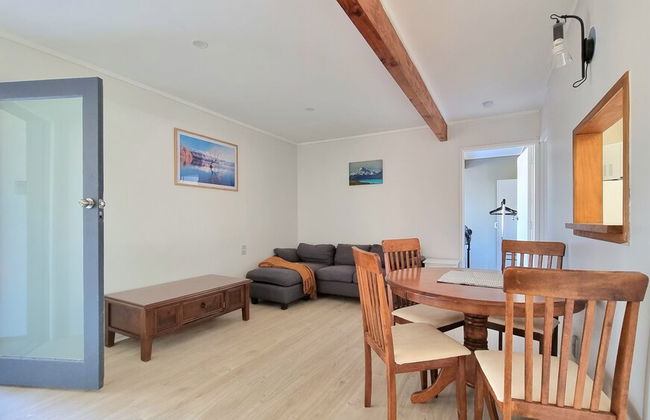 Lovely 2- Bedroom Unit with Free Parking - Photo 6