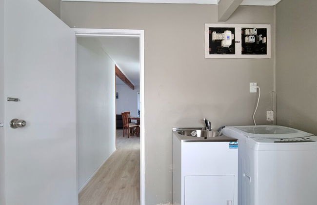 Lovely 2- Bedroom Unit with Free Parking - Photo 18