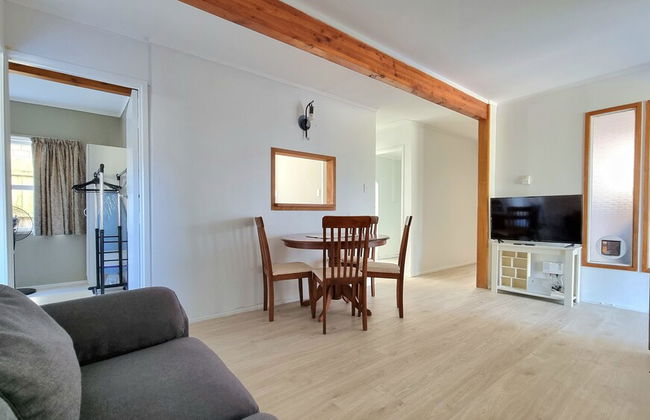 Lovely 2- Bedroom Unit with Free Parking - Photo 19