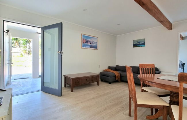 Lovely 2- Bedroom Unit with Free Parking - Photo 10