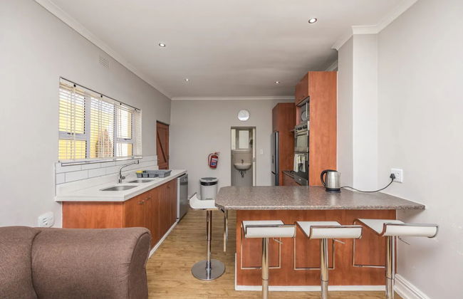 Contemporary 4 Bedroom Home - Foto 11