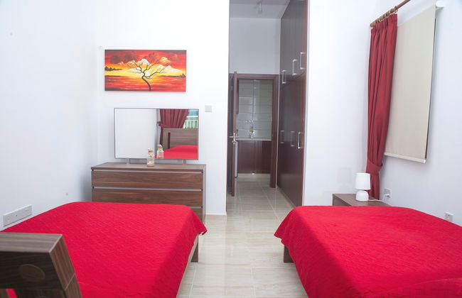 Stunning new Beach Front Villa,1st Line to the Beach, Large Pool, Wonderful Area - Foto 4