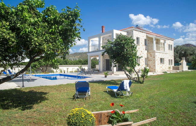 Stunning new Beach Front Villa,1st Line to the Beach, Large Pool, Wonderful Area - Foto 40