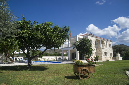 Foto 68 - Stunning new Beach Front Villa,1st Line to the Beach, Large Pool, Wonderful Area