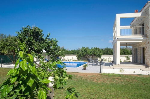 Foto 52 - Stunning new Beach Front Villa,1st Line to the Beach, Large Pool, Wonderful Area